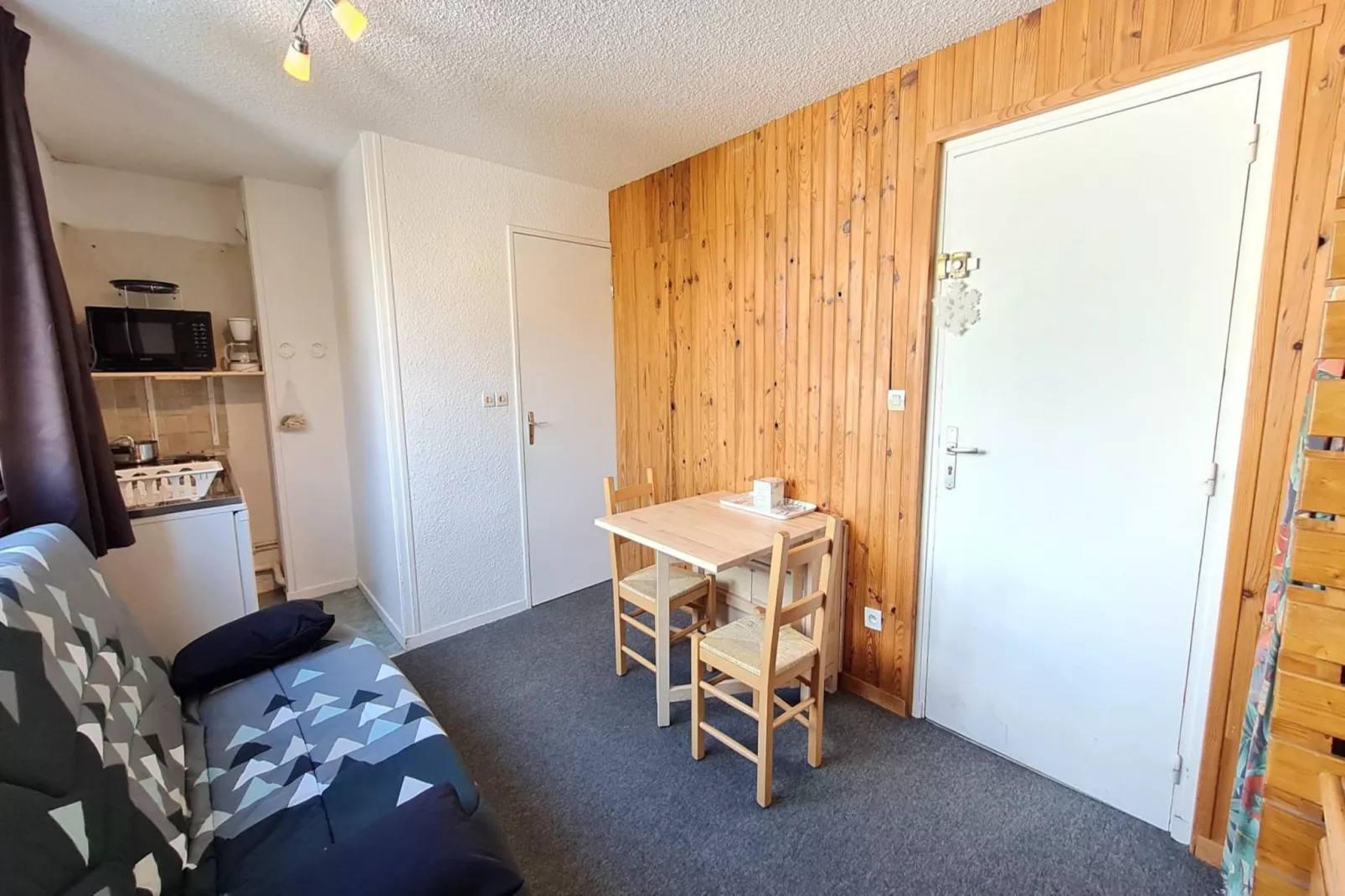 3300 N°42 - ST2-Living room