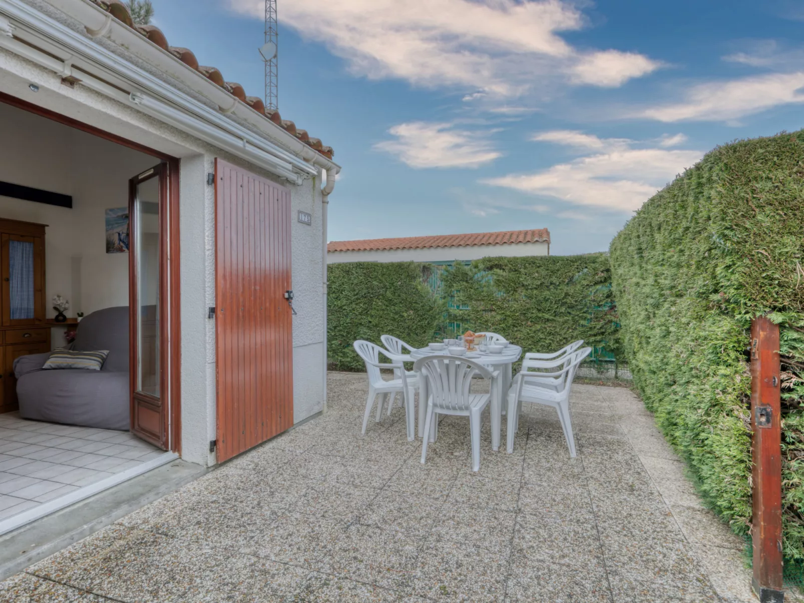 Hameau de Talaris-Outside