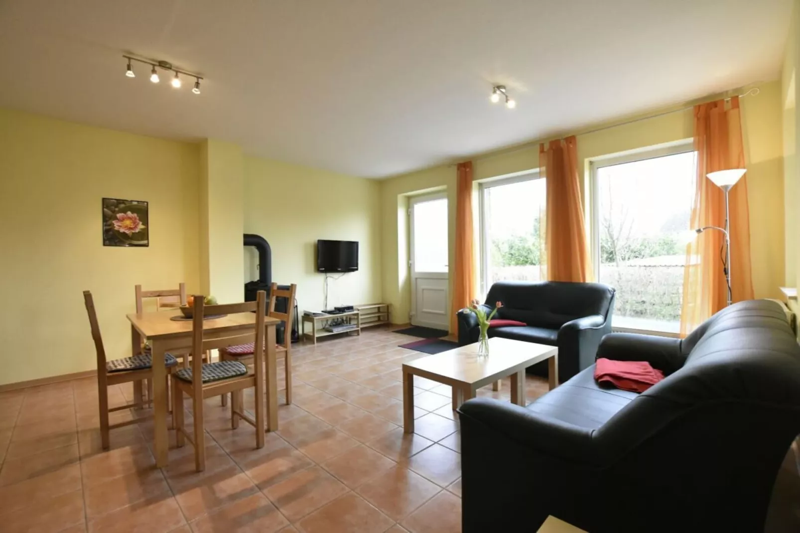 264432-Living room