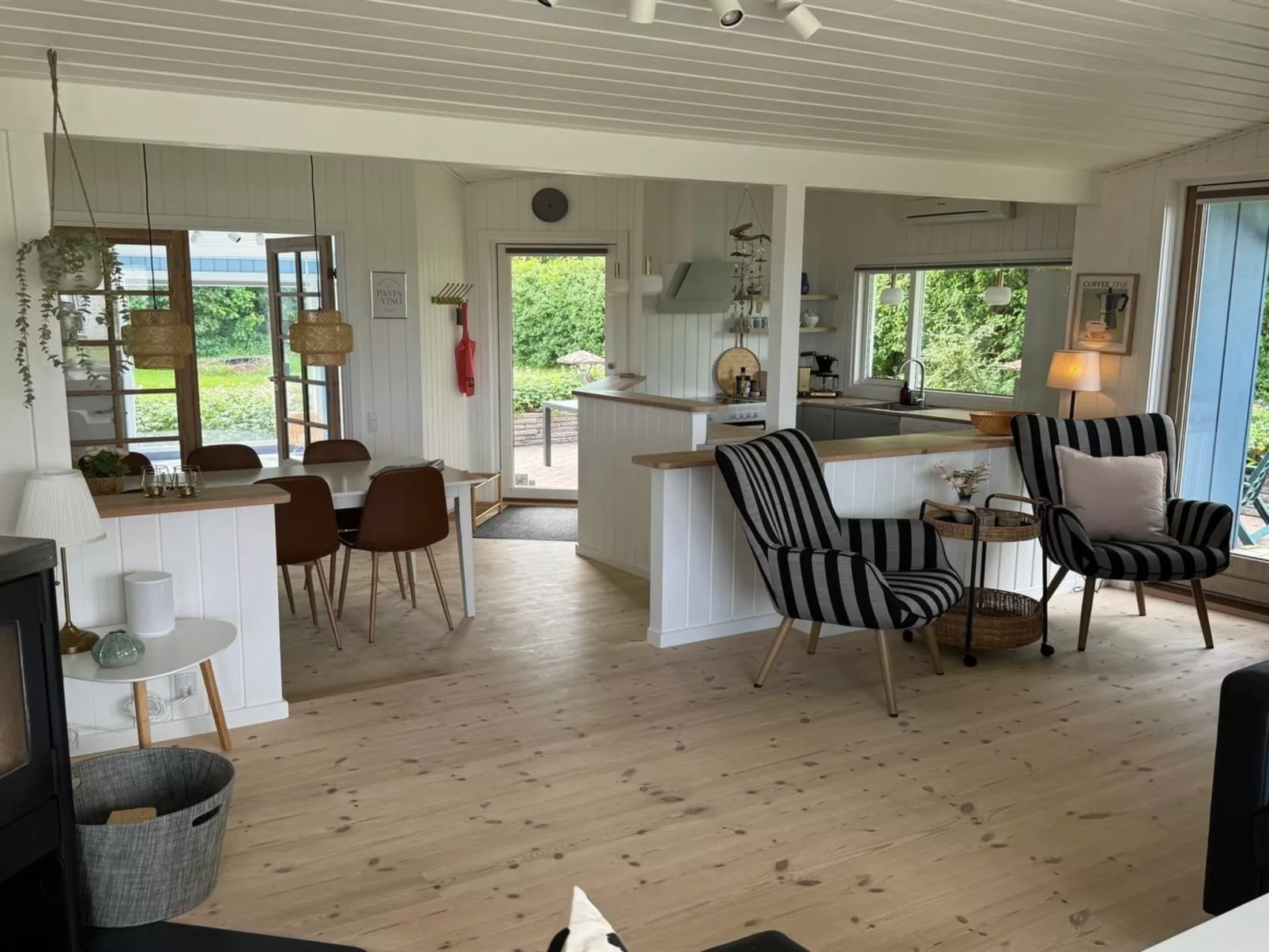 "Anelle" - 285m from the sea-Drinnen