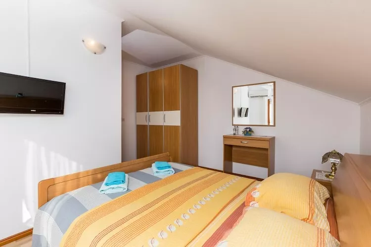 Apartments Memunić - One Bedroom Apartment with Garden View (MALI)-Bedroom