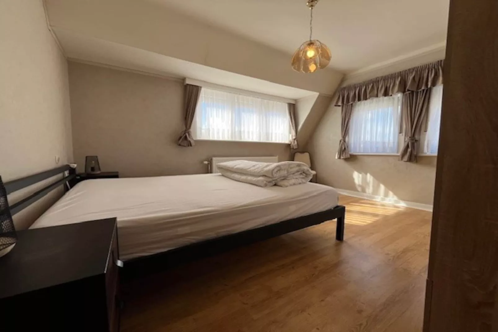 VILLA ZEEBRIES WONING