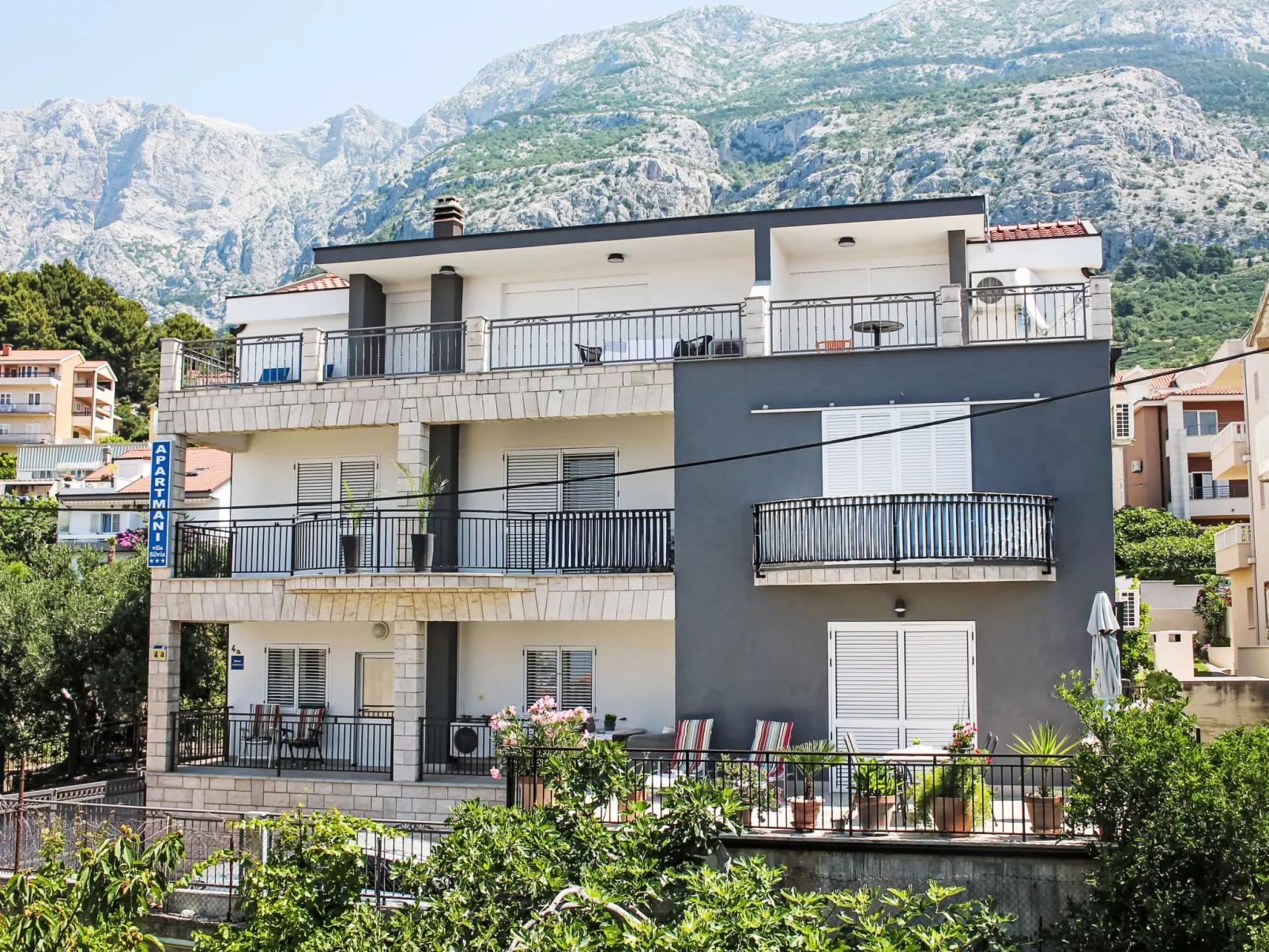 Villa Silvia-Outside