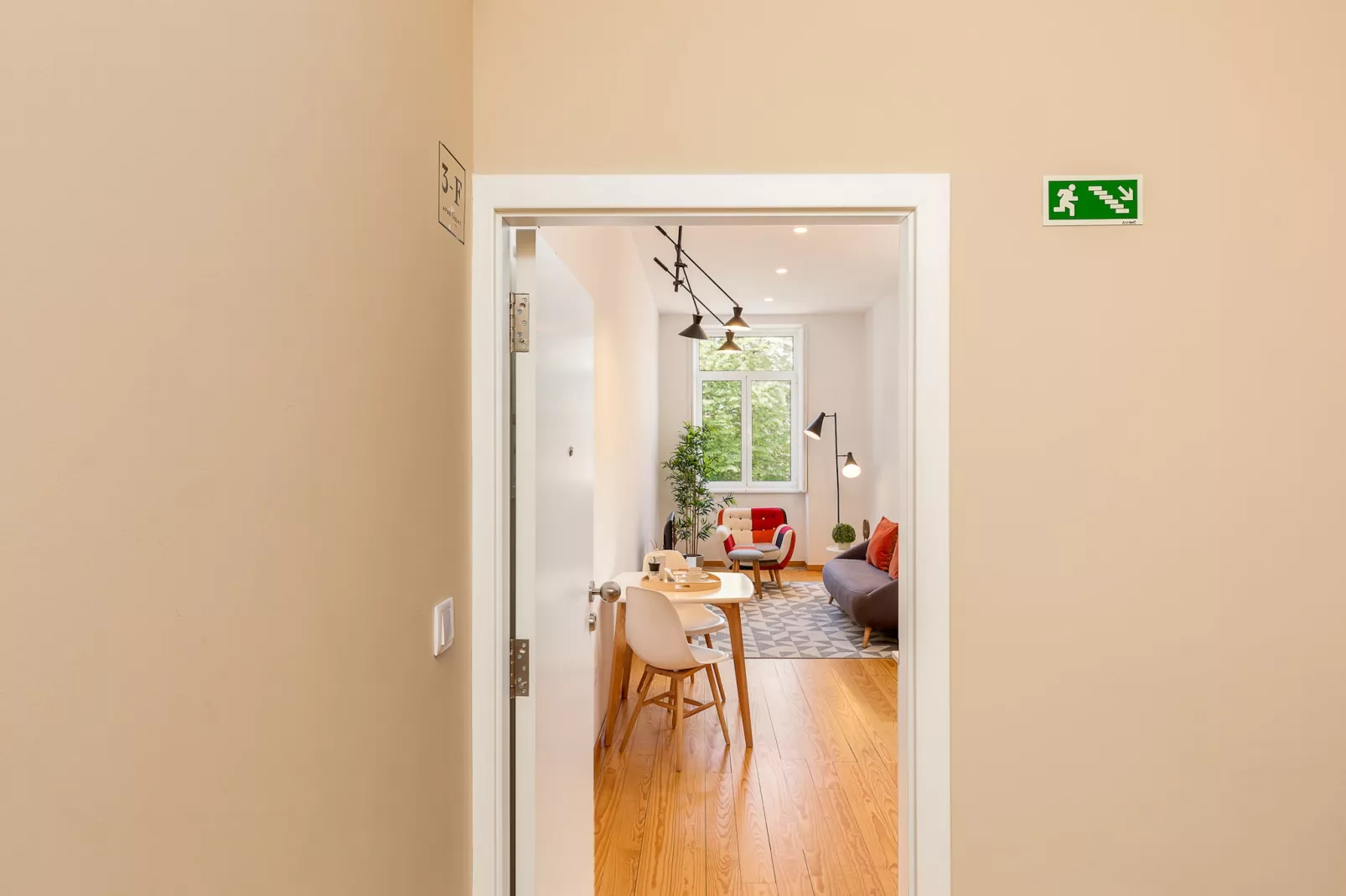 YOUROPO - Cosy 3-Living room