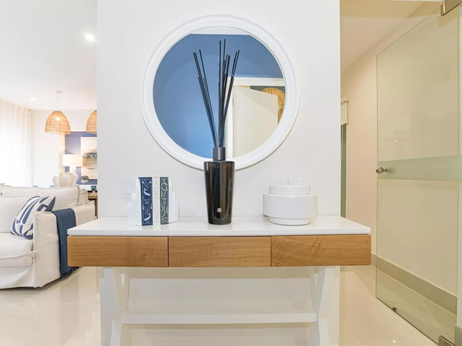 Pine Hills Reva Santuary Modern Elegance-Inside