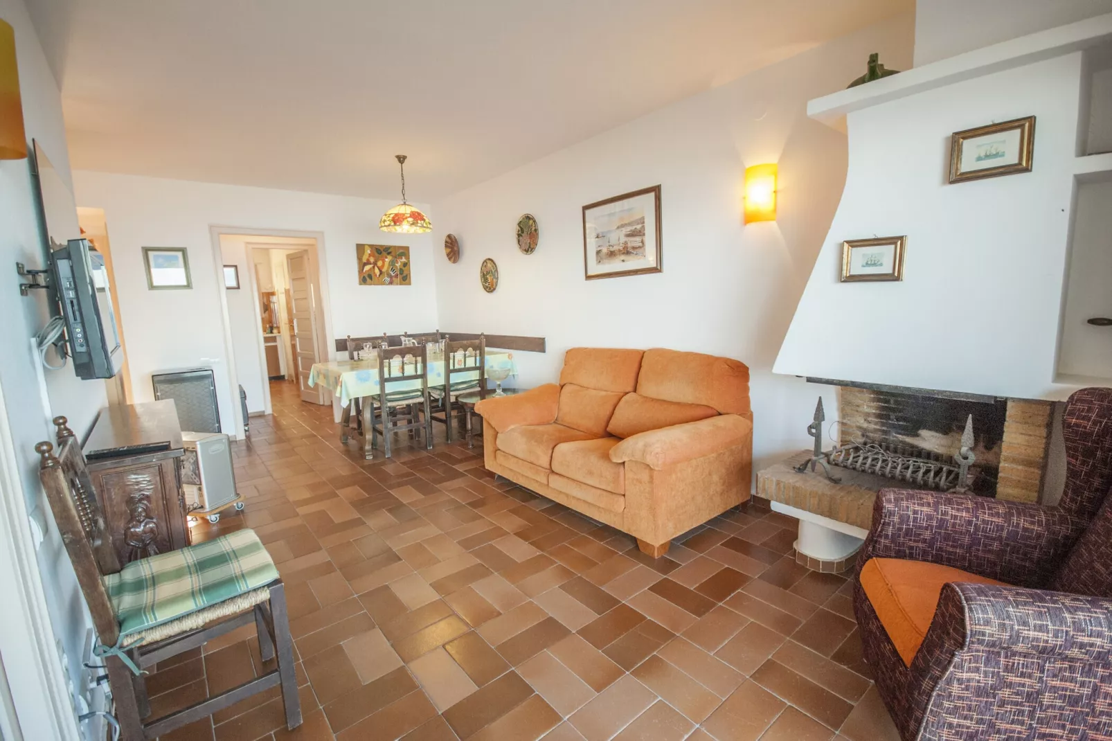 Medas 12-Living room