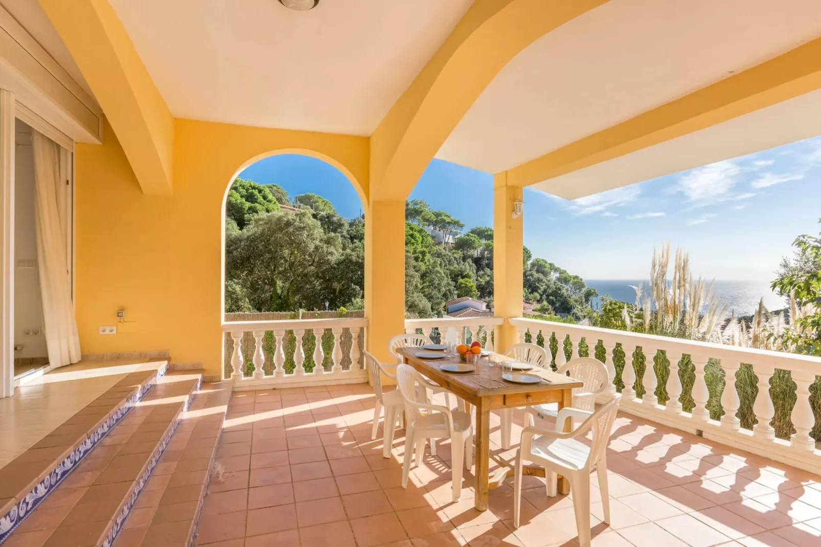 Cora-Terrace balcony