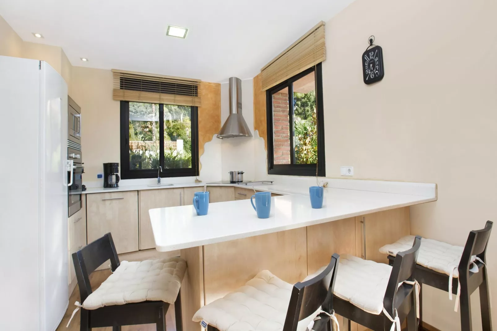 Llevant 2-Dining room