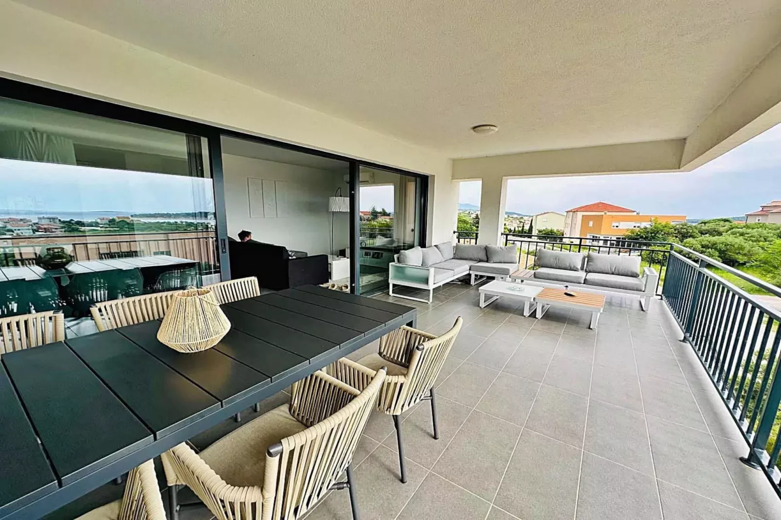 Max - Two Bedroom Apt with Balcony and Sea View-Terrace balcony