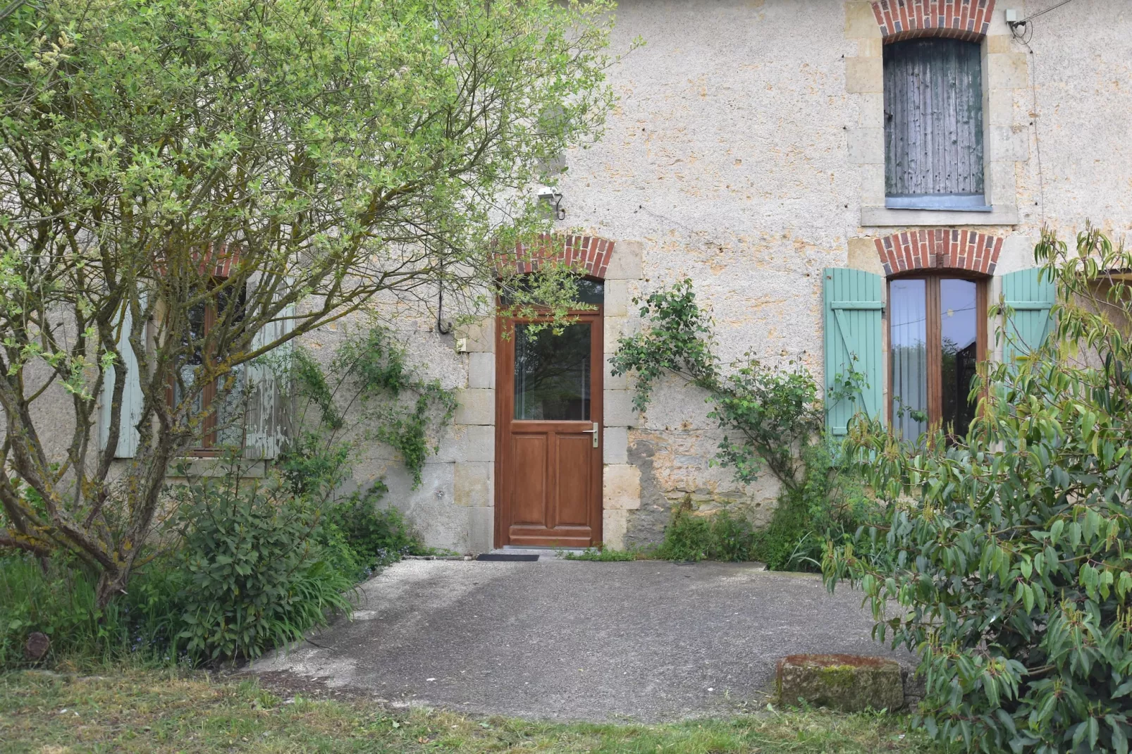 Gite 6 pers près de Châteauroux-Außenbereich Sommer