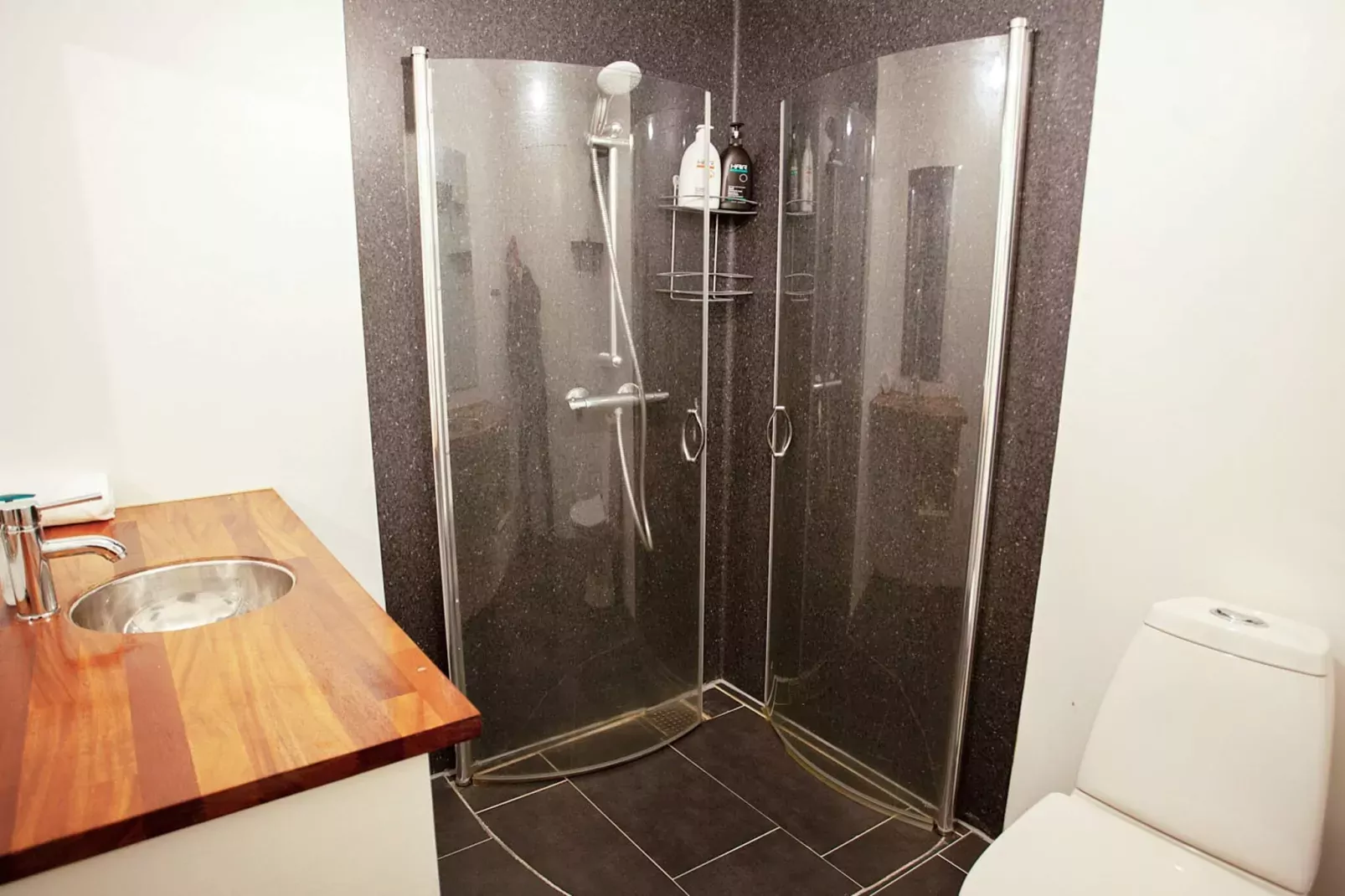 Central 2BR near Torshavn - By Traum Ferienwohnungen-Indoor