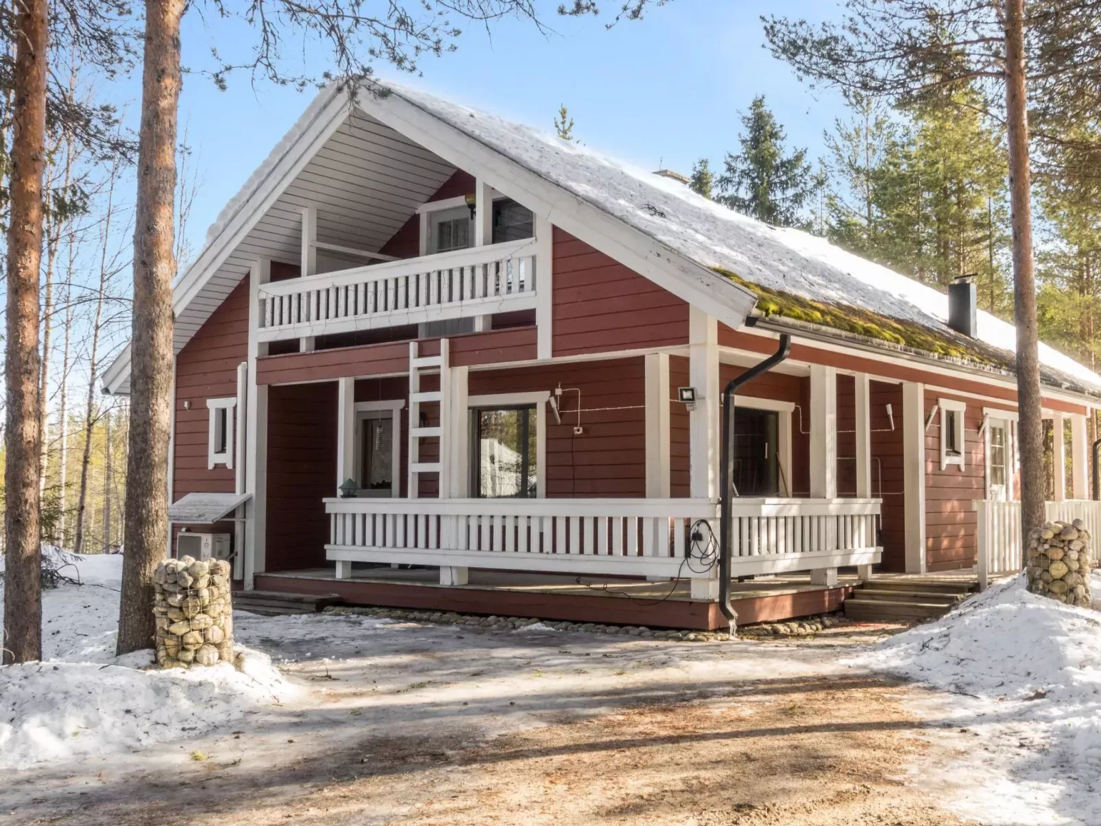 Old logger´s house-Outside
