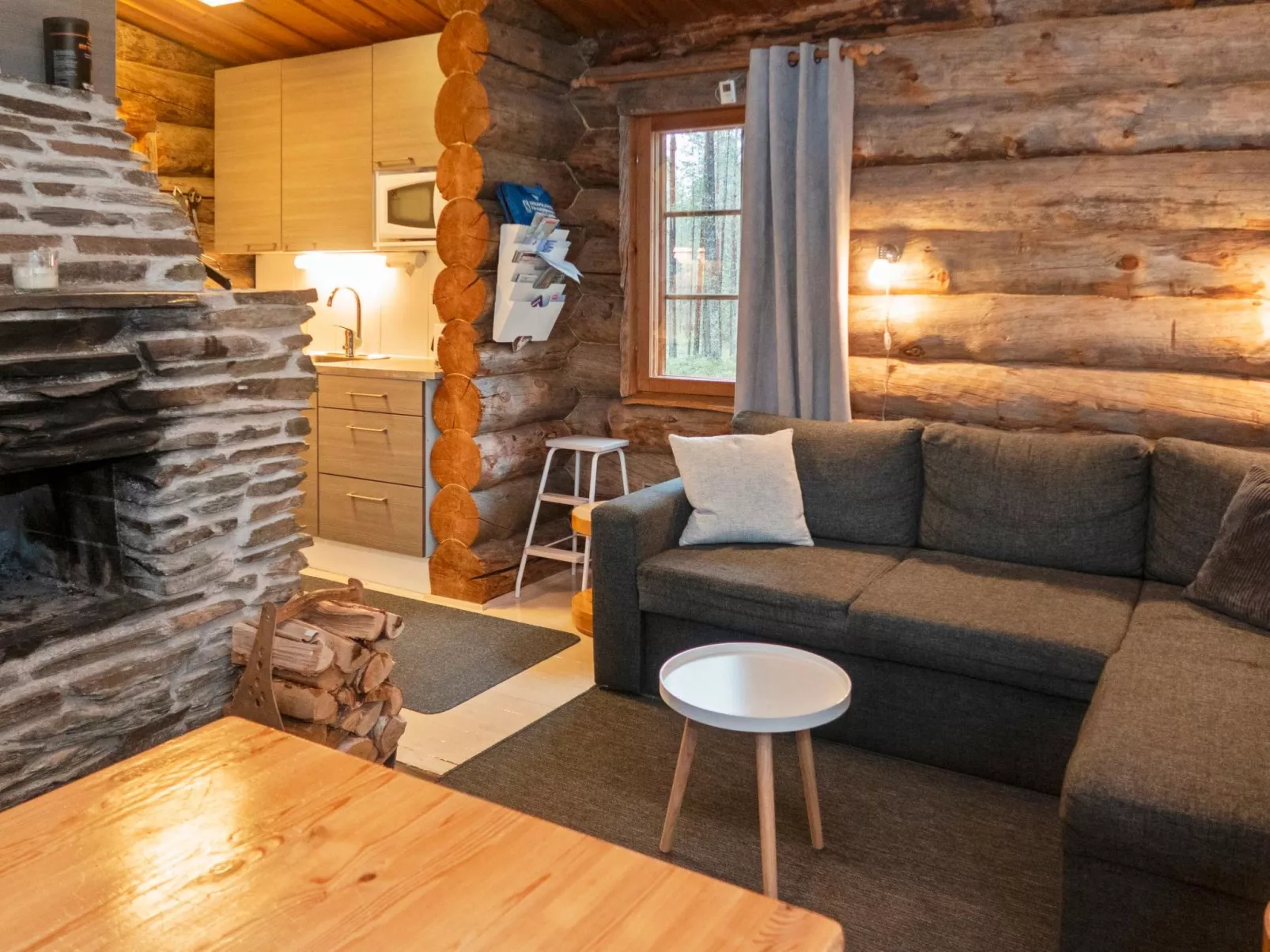 Hakojärven kelomajat 2-Inside
