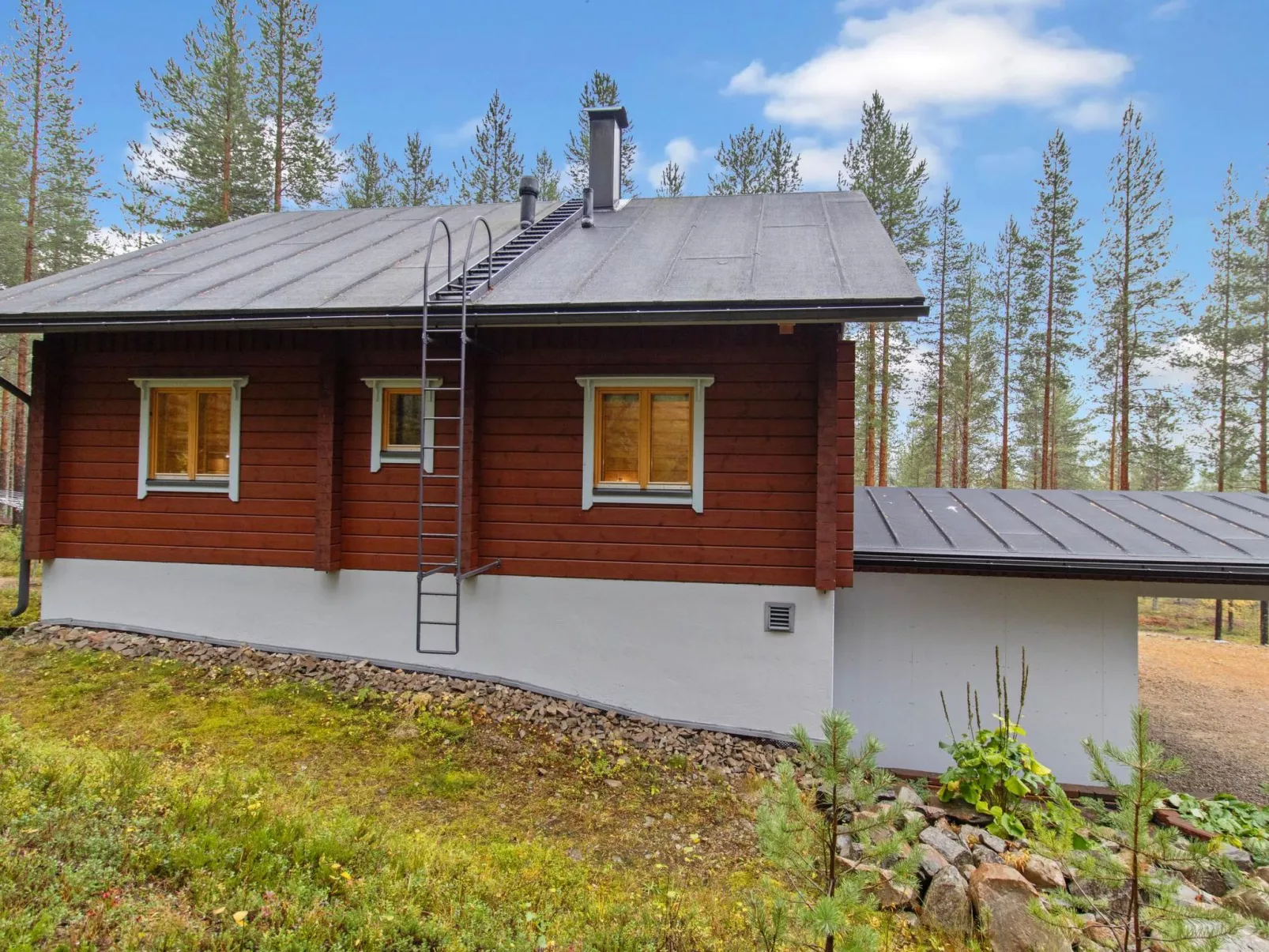 Villa uuttu-Outside