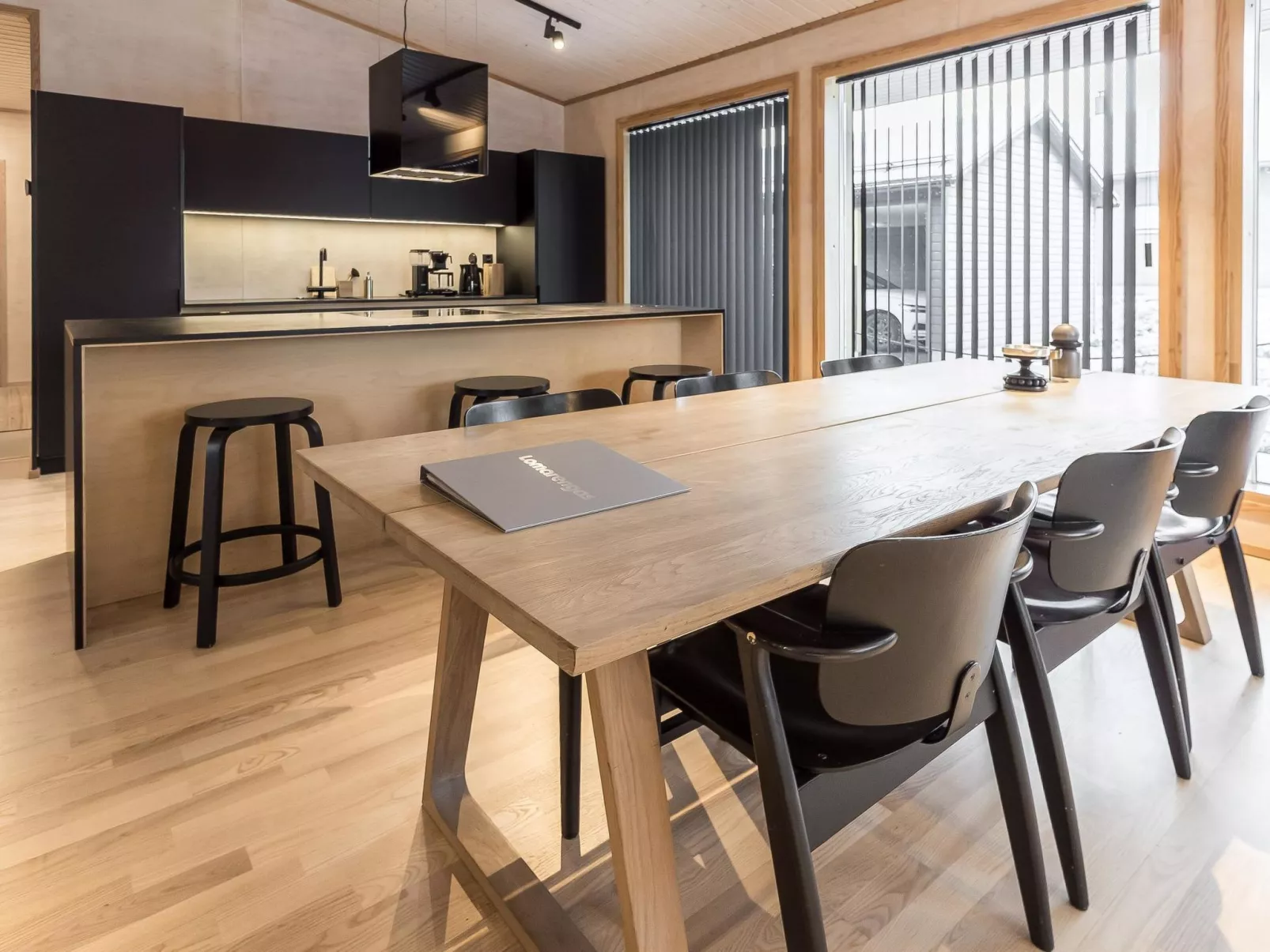 Villa plywood-Inside