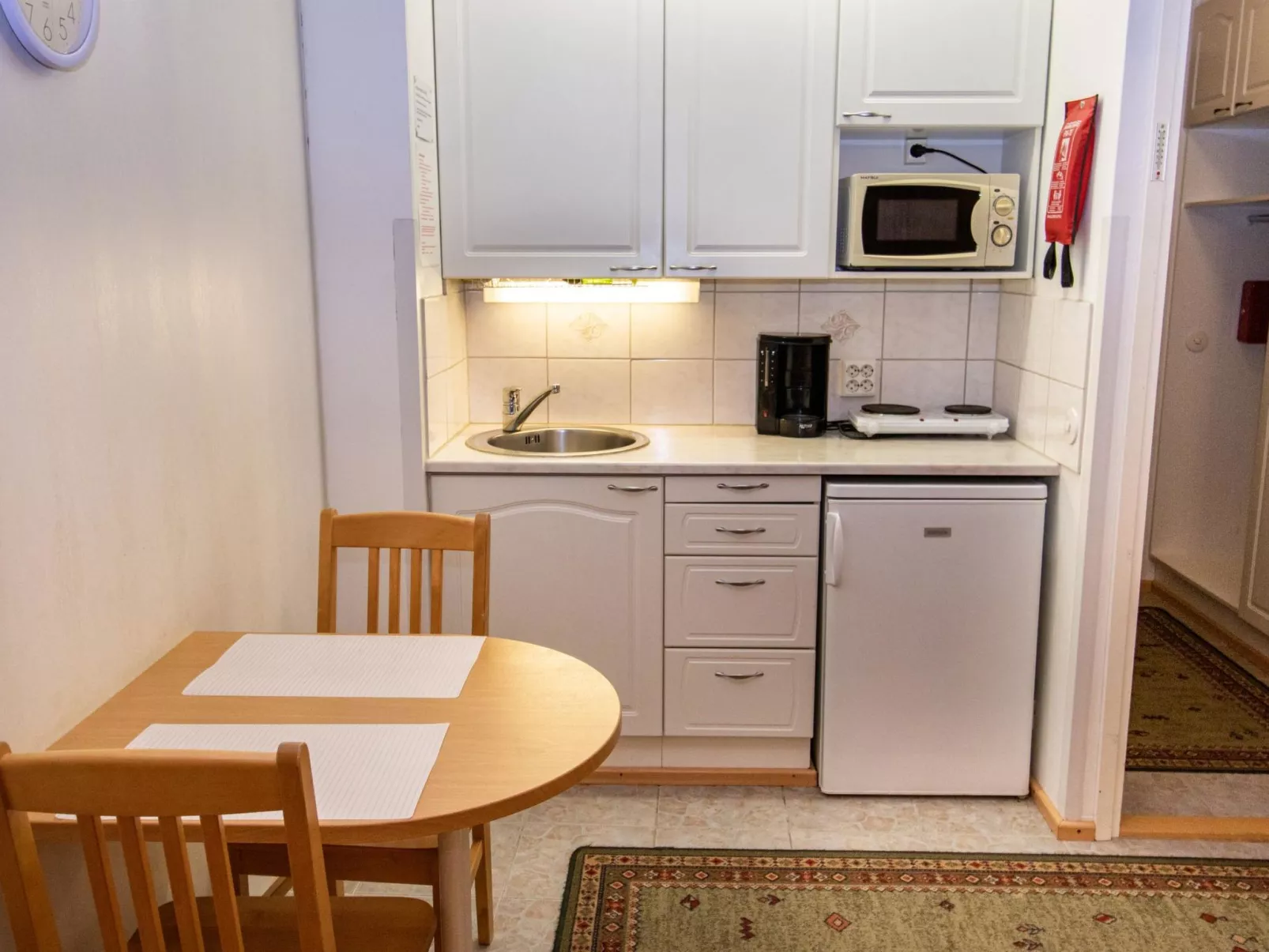 Kylpylä-hotelli, room 145-Inside