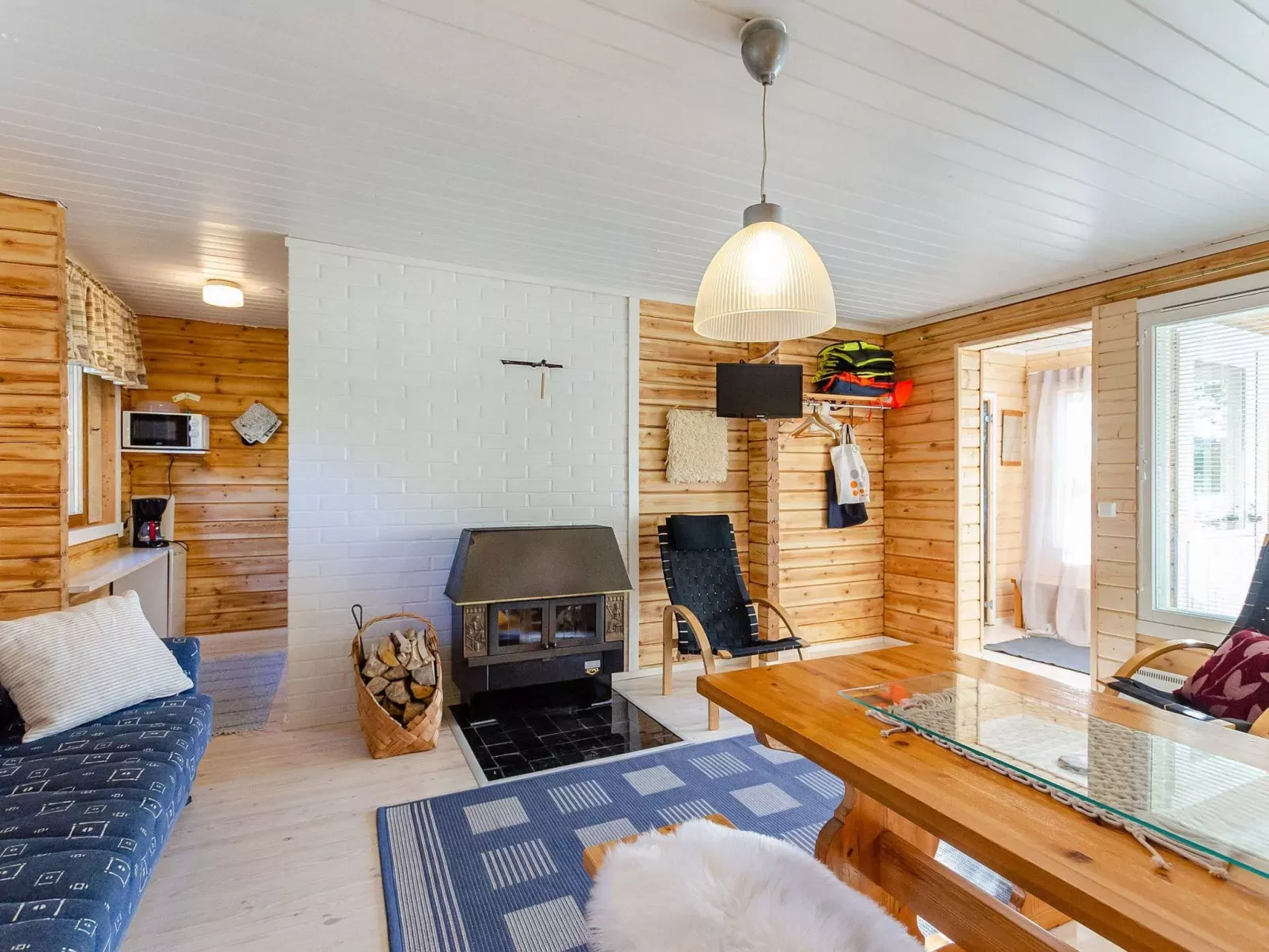 Jussinlahti, vaikon loma 6-Inside