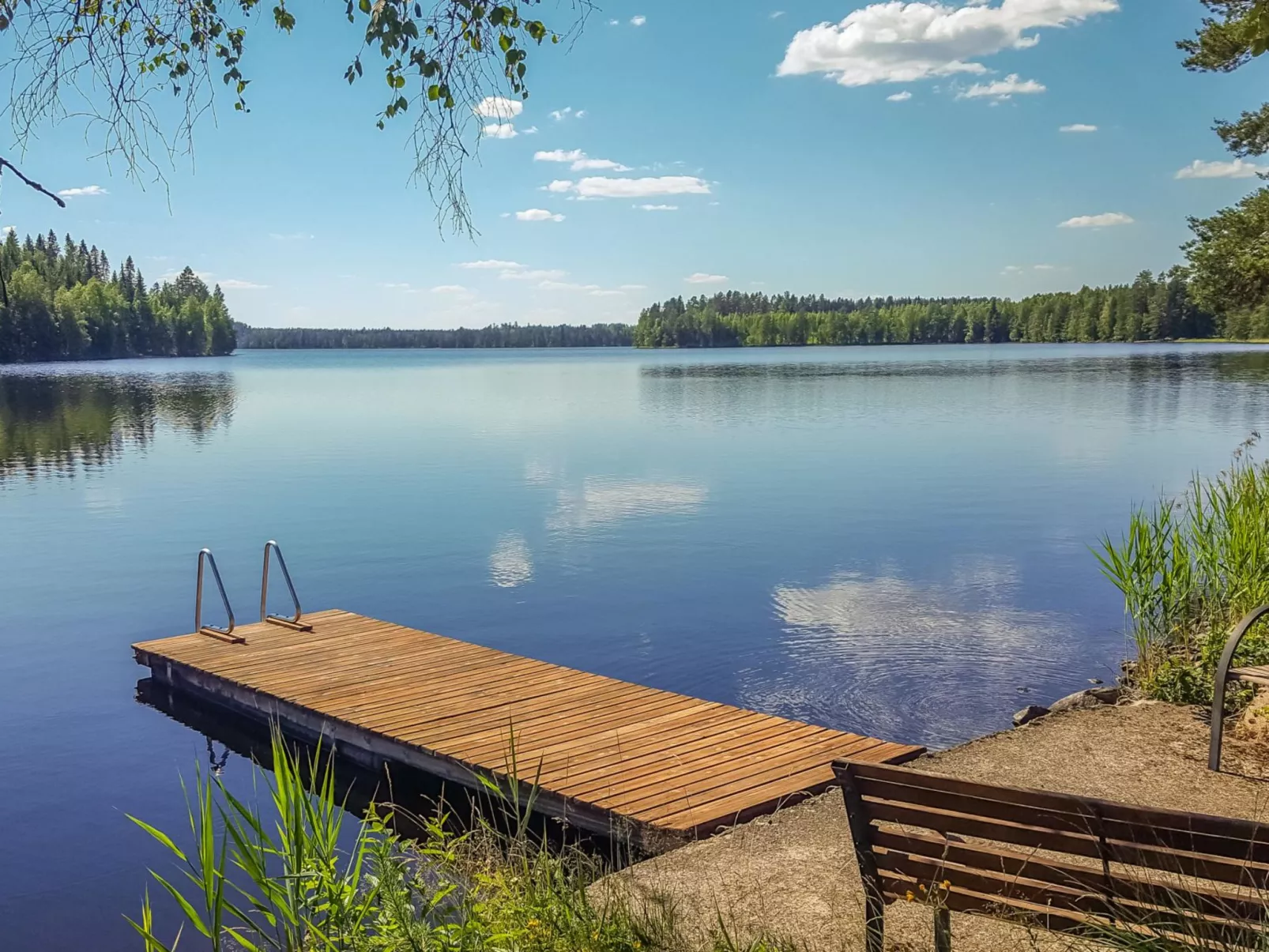 Uitonniemi, rummukkala-Outside