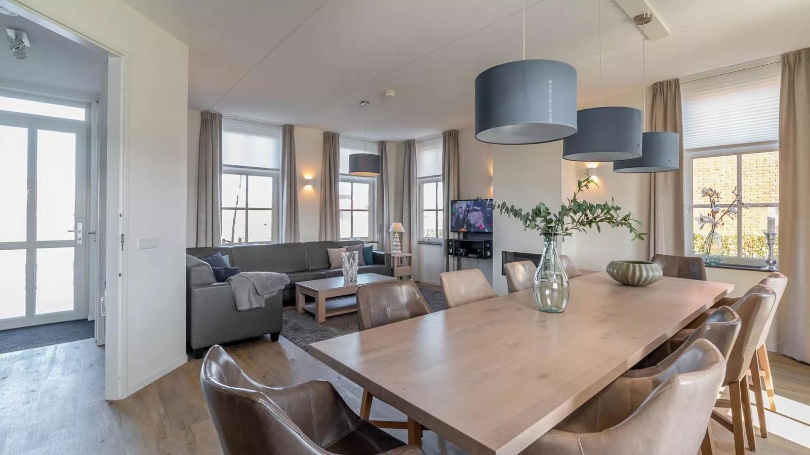 Coast Comfort-Dining room