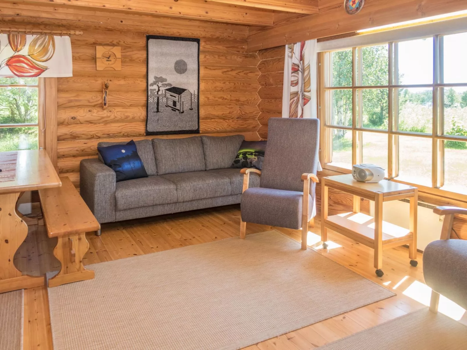 Ruka-kitkan käki-Inside
