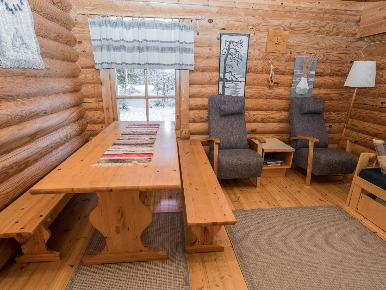 Ruka-kitkan lomamajat/varpunen-Dedans