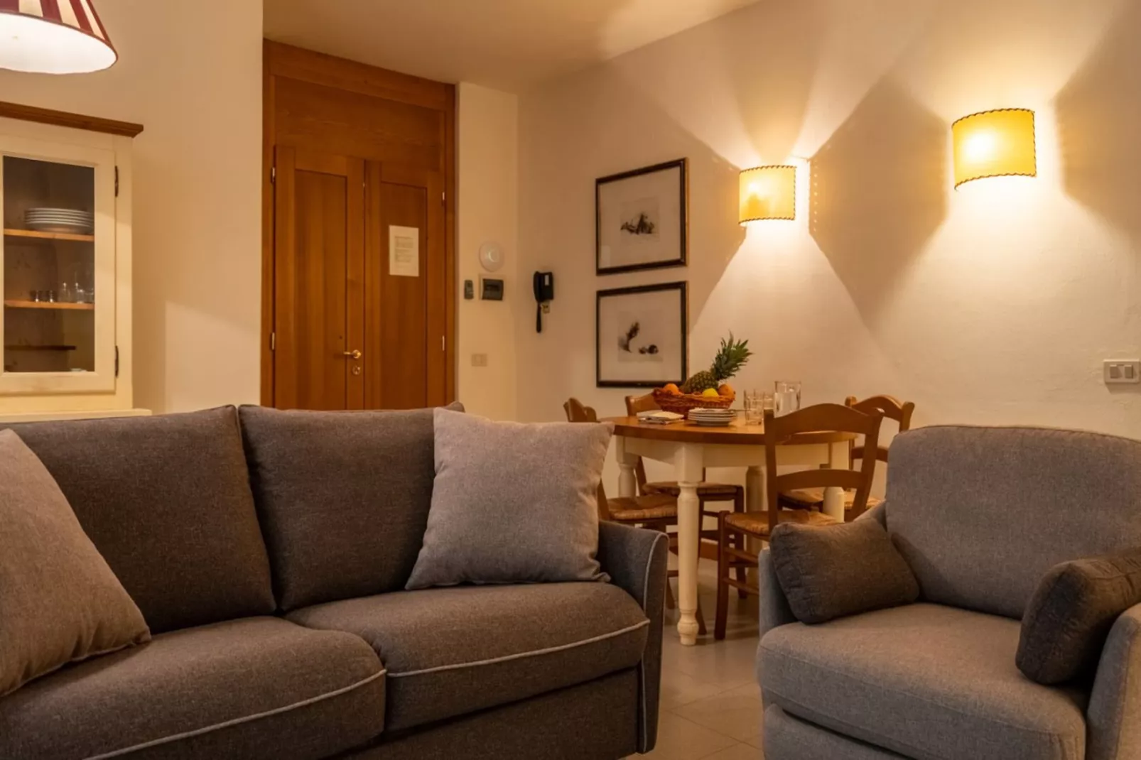 ROCCAMARE RESORT 2-Zi-App Villa Medium Terrasse 40 qm-Wohnzimmer