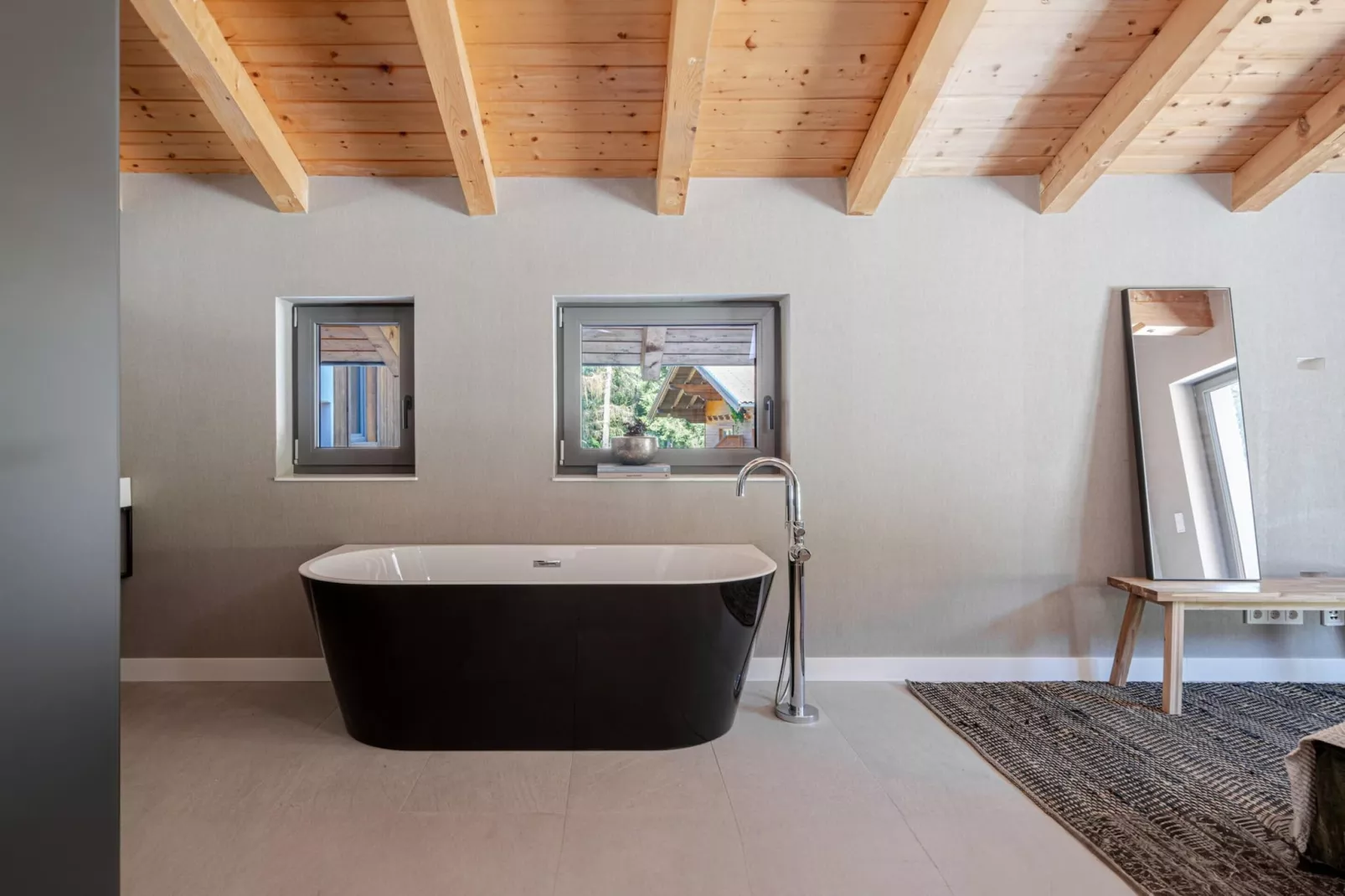 Mountain Retreat B-Bathroom