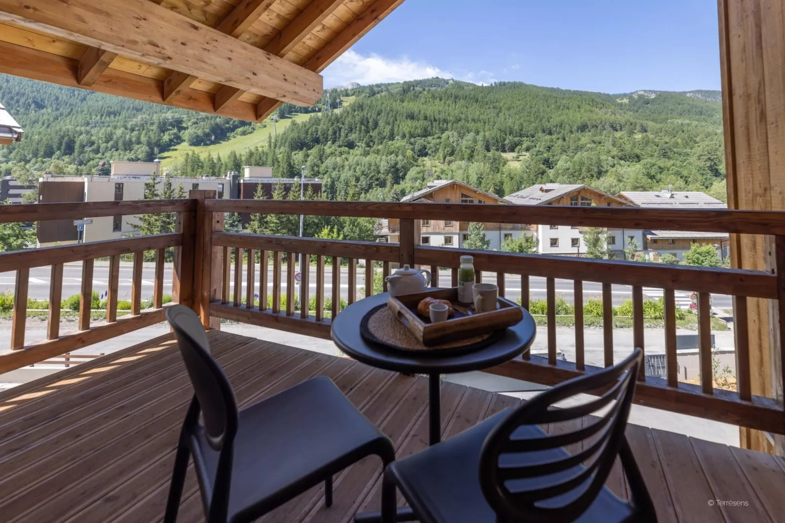 SERRE CHEVALIER Le Cristal Lodge-A26S-Terrace balcony