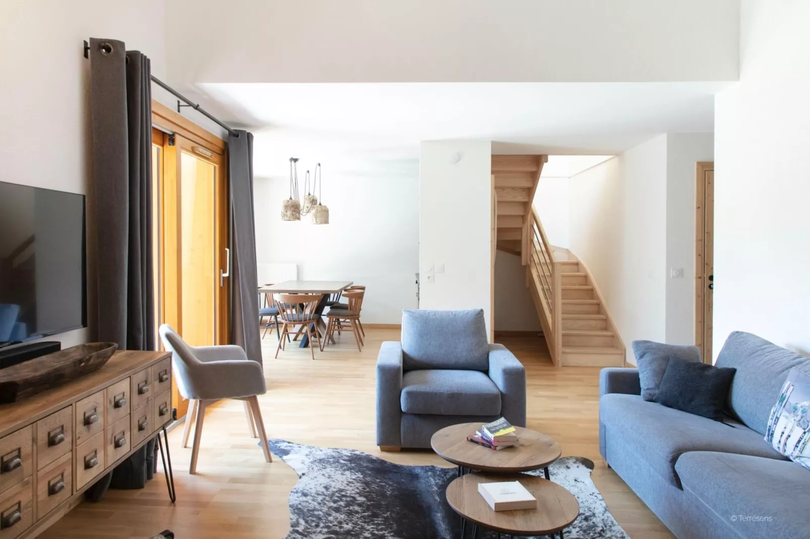 VAUJANY Edelweiss-A38P-Living room
