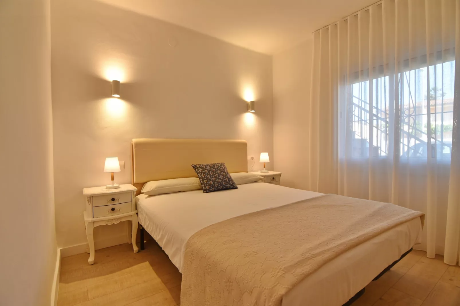 Luna-Bedroom