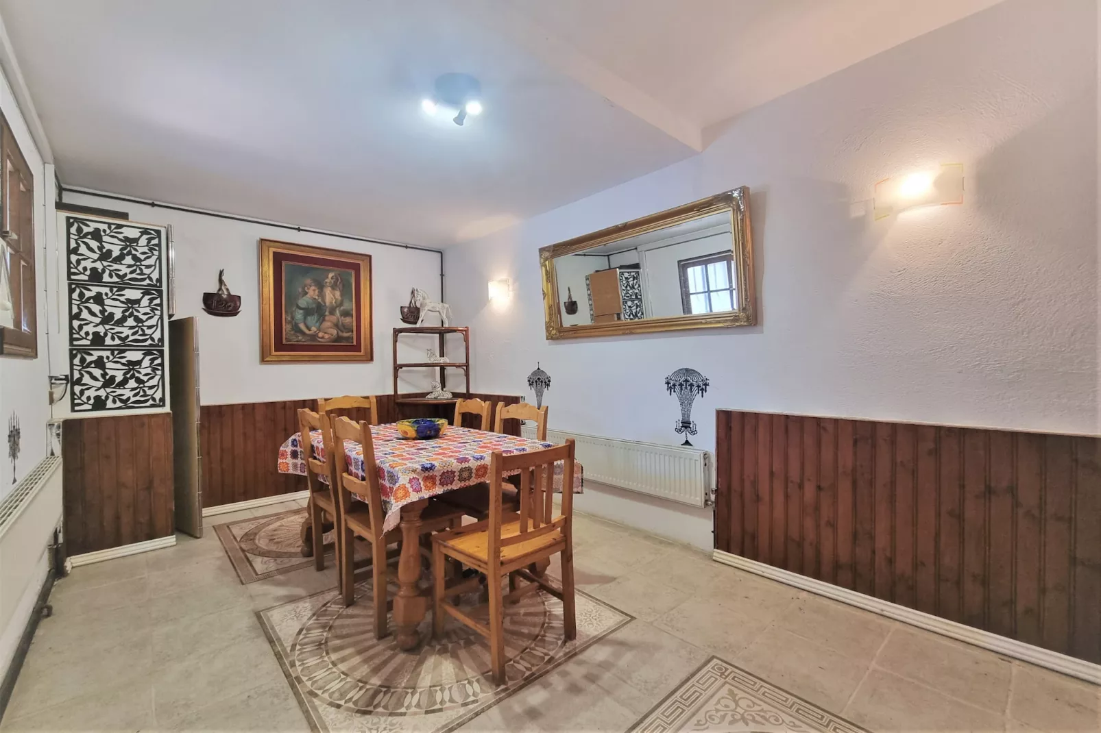 Betty-Dining room