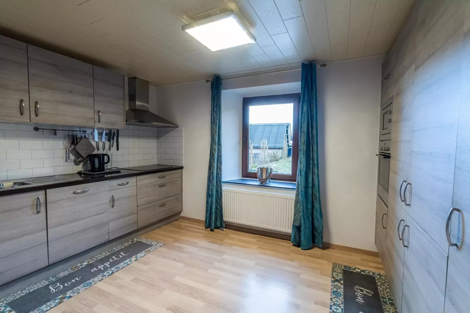 Petite Cour-Kitchen