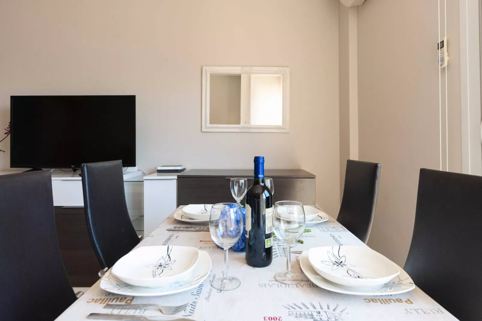 1235 BLAUMARINA con piscina-Salle à manger