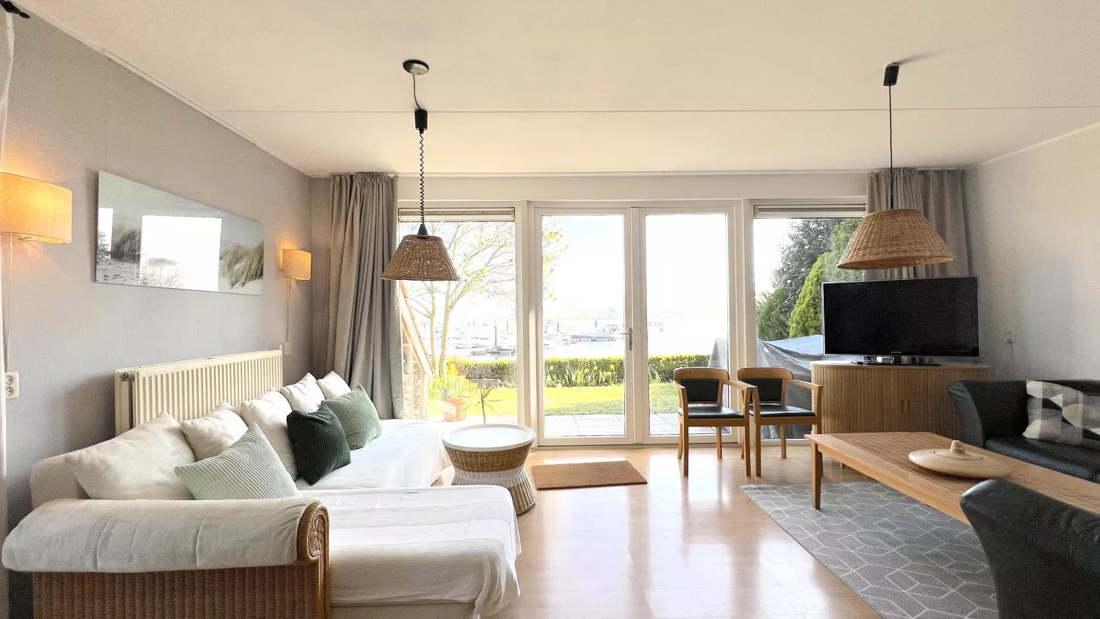 Aan de oever-Living room