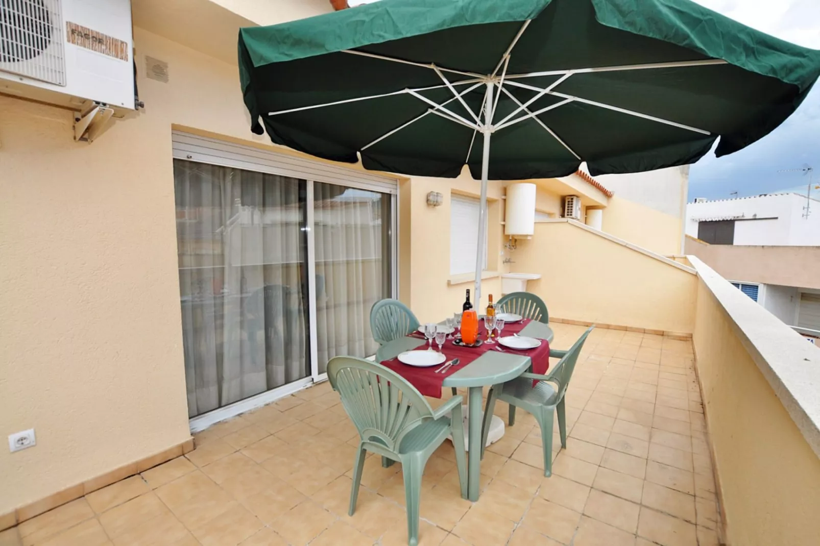 1029 JOC PILOTA 50m Playa-Terrace