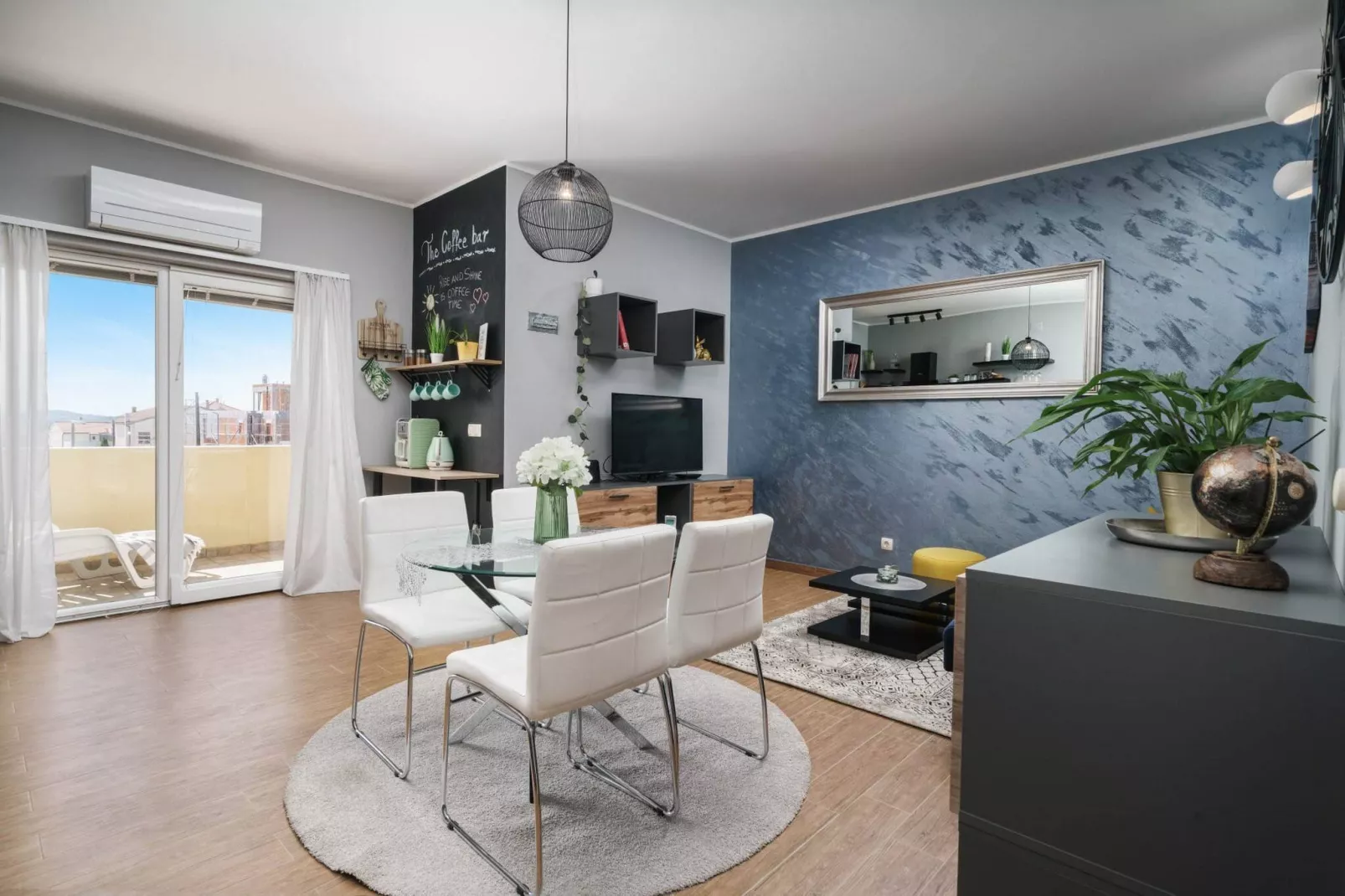 Garden Boutique Apartments - Silver
