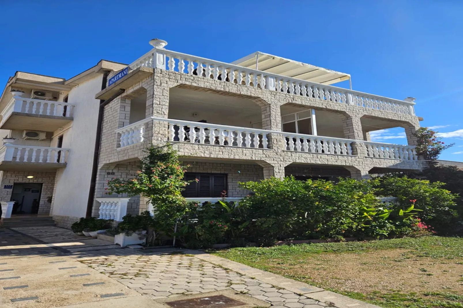 Apartments Nestor - studio apartment A2-Outdoor