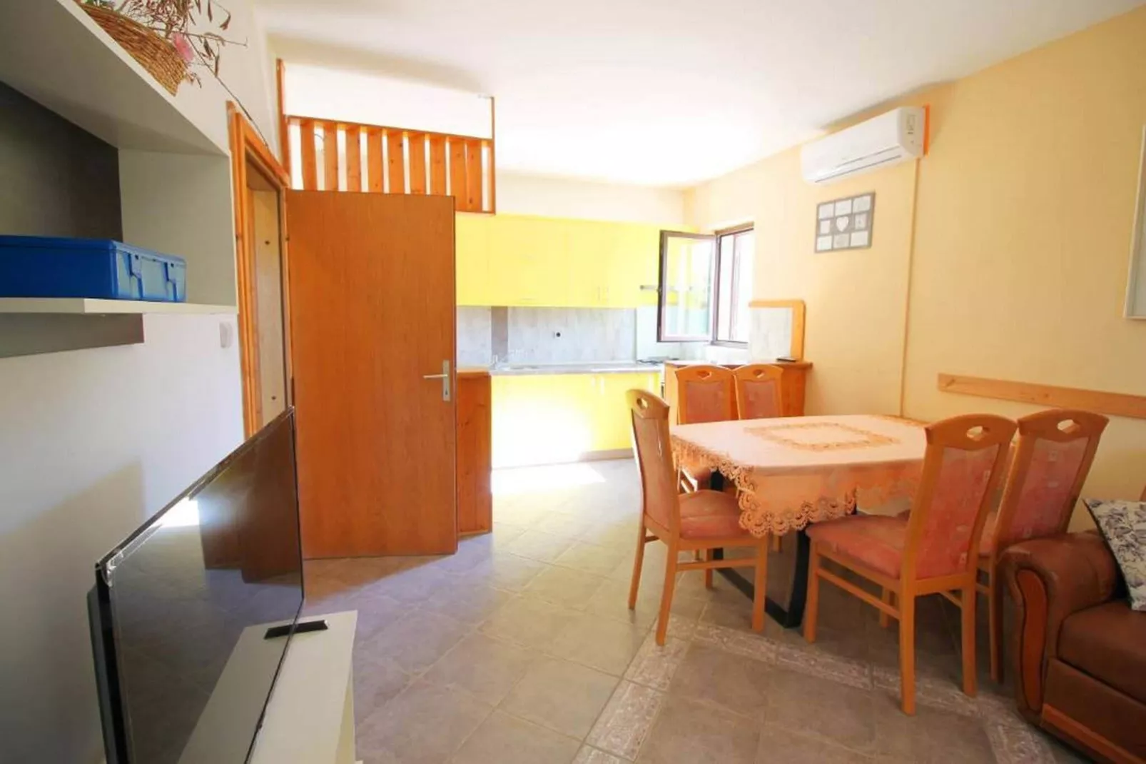Apartments Dubravica - two bedroom apartment-Esszimmer