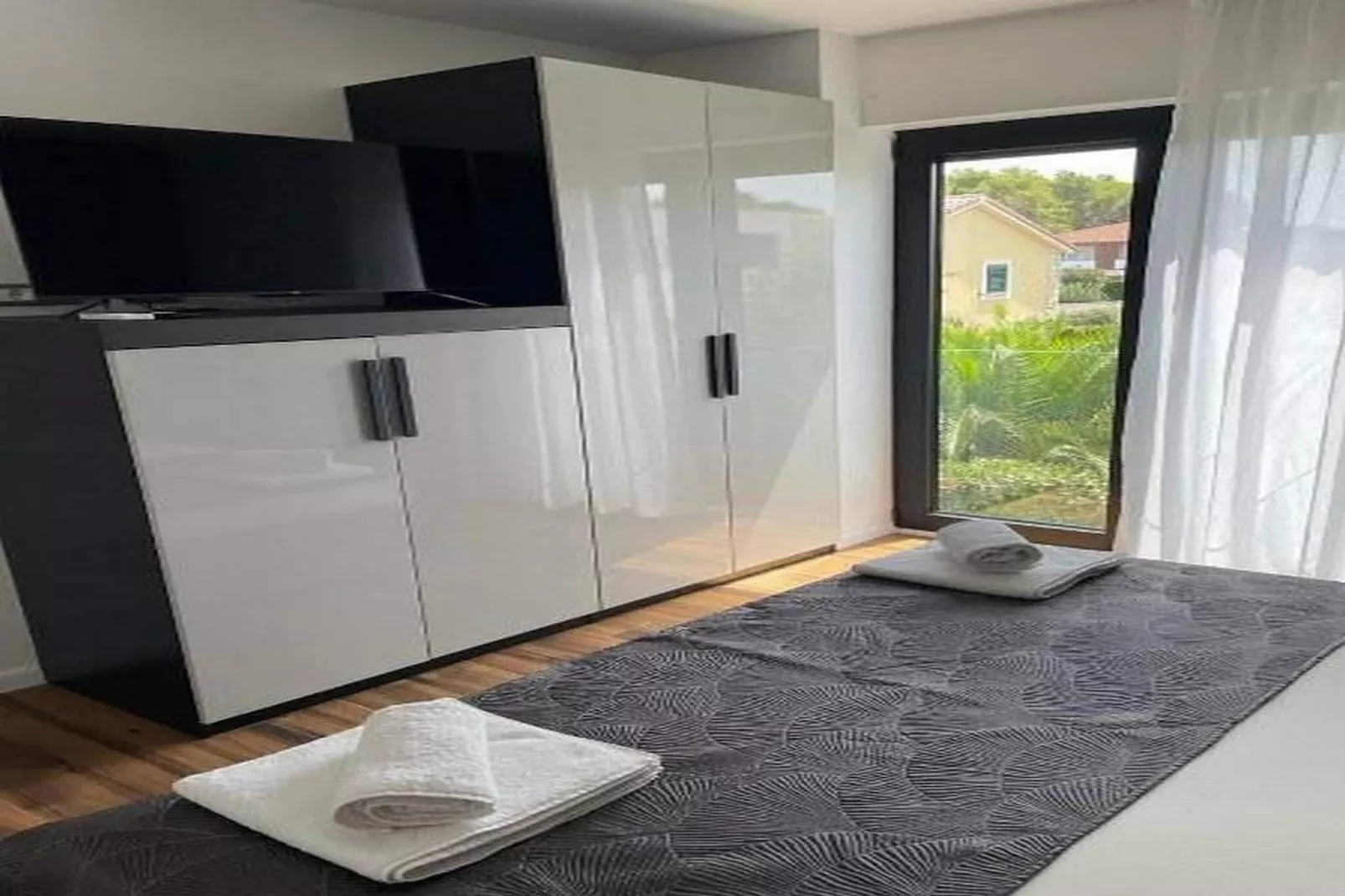 Apartments Marvi - one bedroom apartment (Left)-Schlafzimmer
