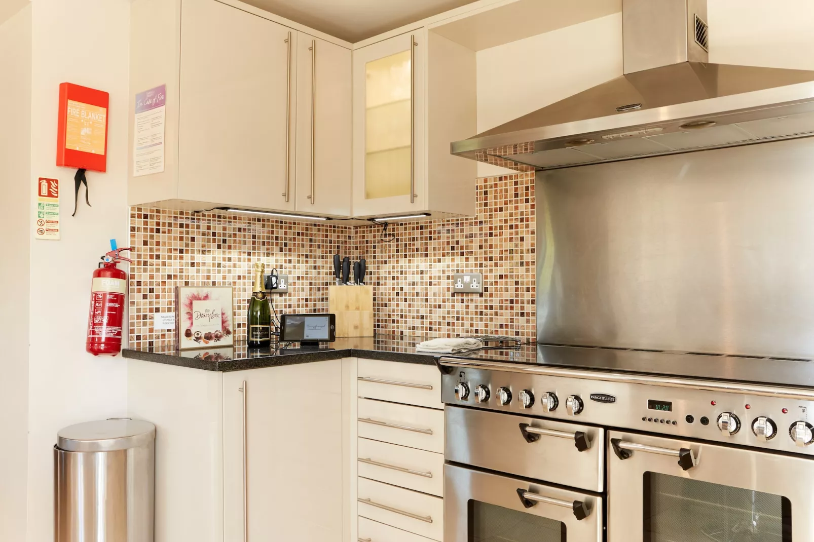 Sunshine Cottage-Kitchen