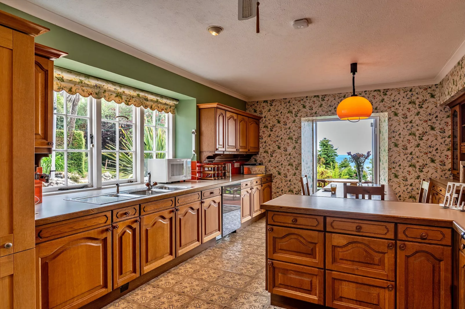Tregatreath-Kitchen