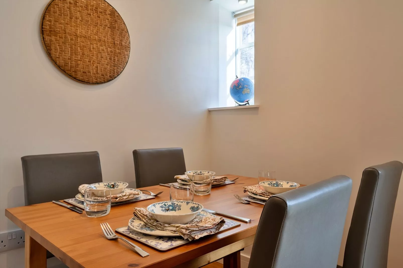 Chilton Cottage-Dining room