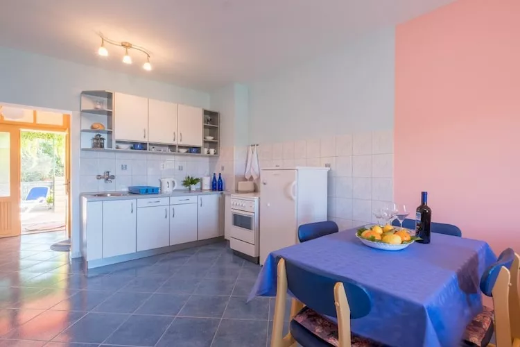 Apartments Saulan - One Bedroom Apartment with Balcony and Sea View (Molunat)-Kitchen