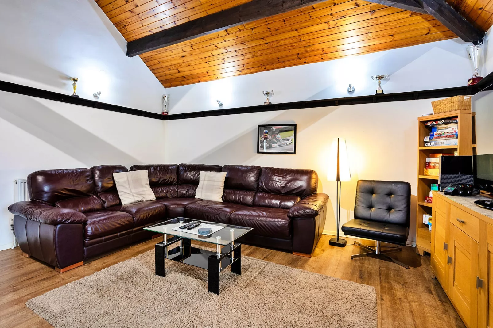 Woodstock Lodge-Living room