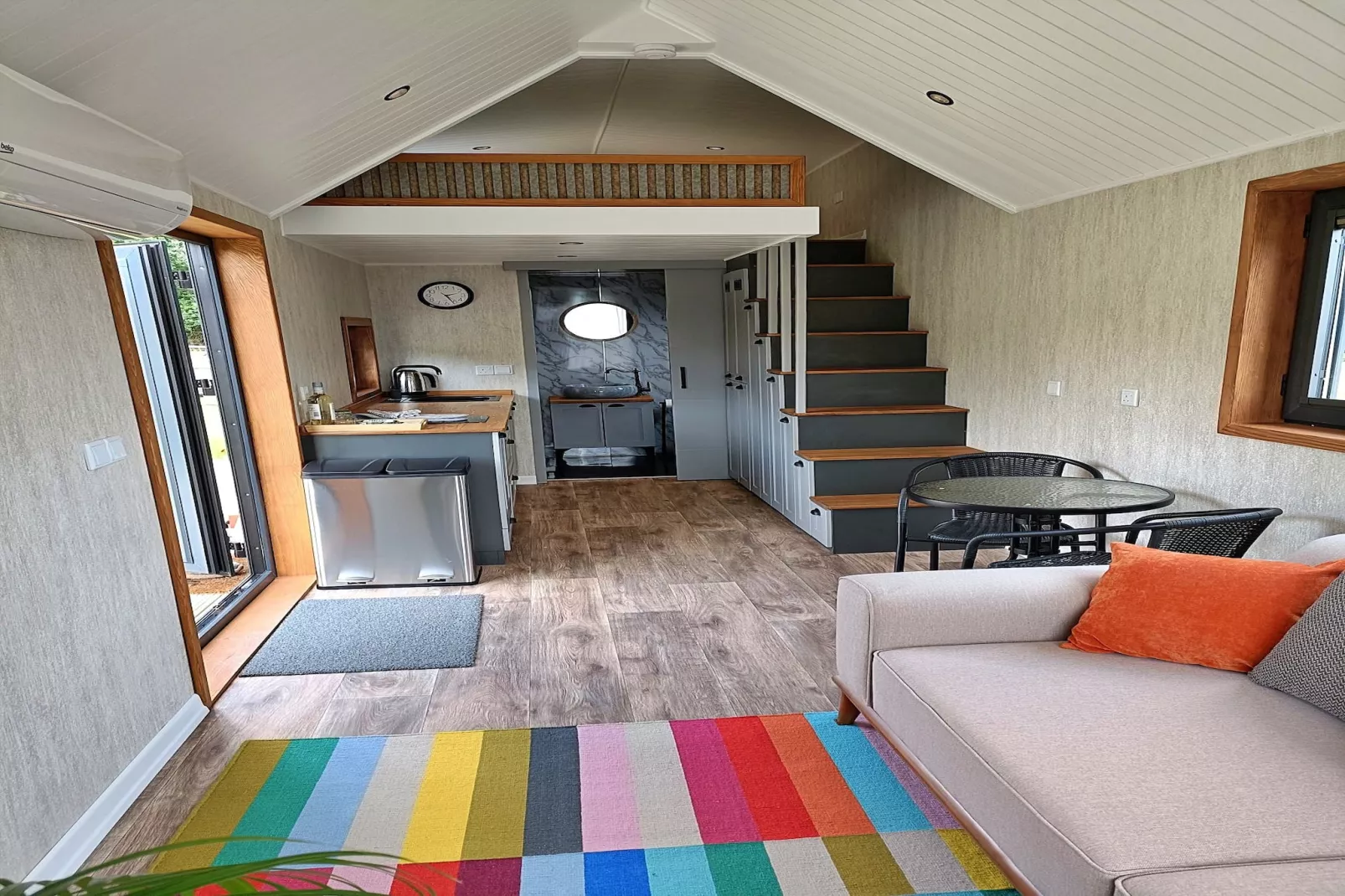 Little Dunley - The Tiny House-Living room