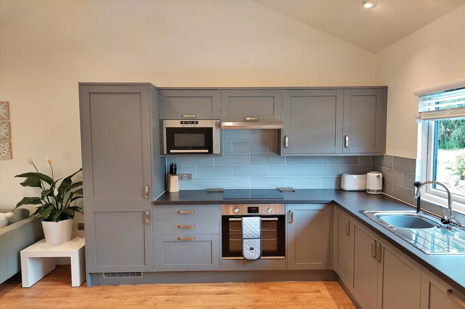 Little Dunley - Maple-Kitchen