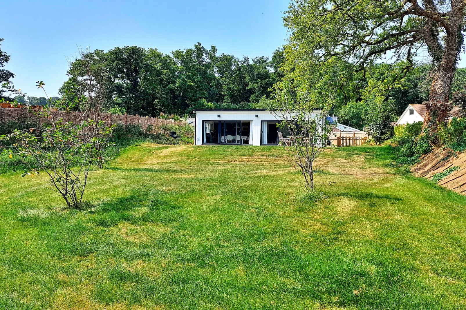 Little Dunley - Apple Lodge-Gardens summer