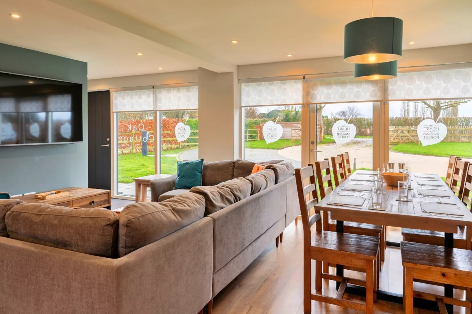 Oak Cottage-Living room