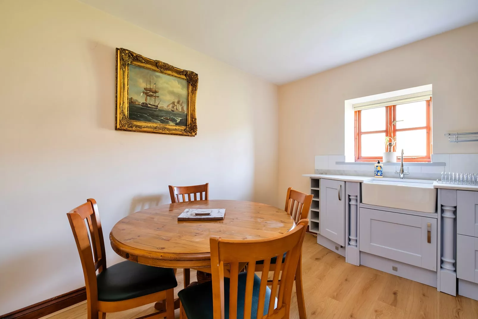 Walton Maisonette-Dining room