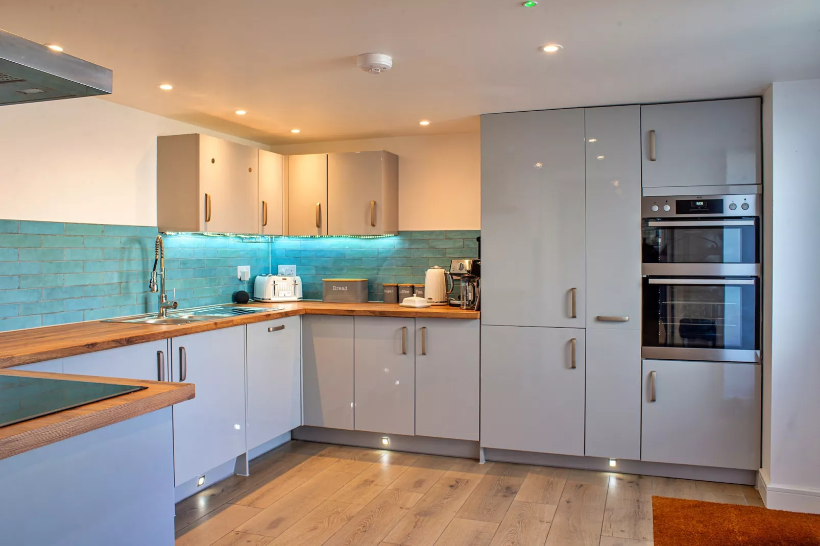 Sun Trap Terrace-Kitchen